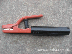 钢珠槽内填充有若干个钢