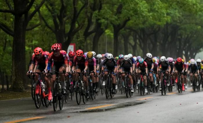 2024环崇明岛女子世巡赛首赛段落幕 米琳·德索特