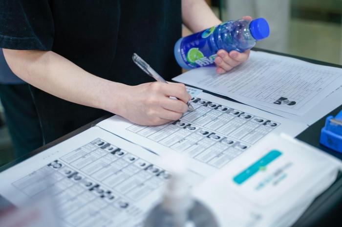 20岁电竞选手朱伯丞获电子竞技员三级证书