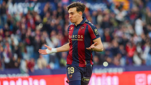 巴萨双线告捷西甲5连胜创8场不败纪录