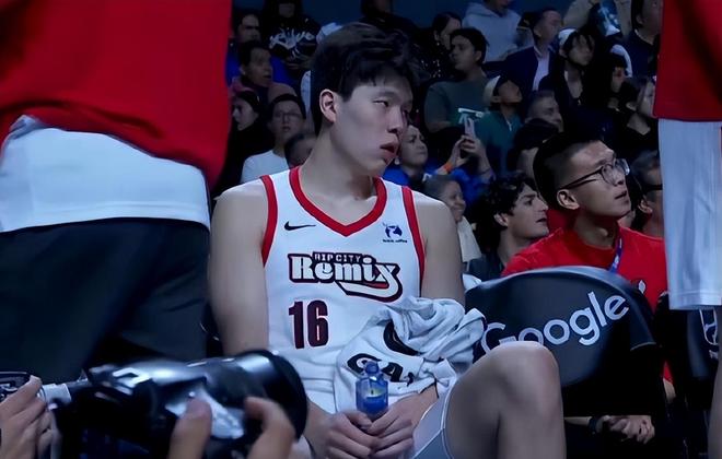 杨瀚森空砍20分难救主 撕裂之城再遭国王双杀