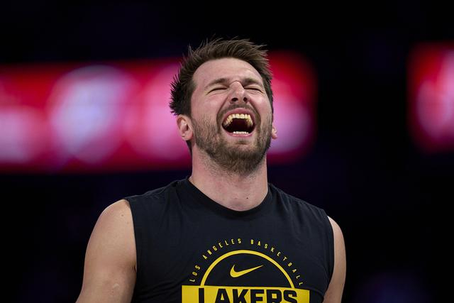 詹姆斯坦言雷霆实力碾压 湖人惨败暴露阵容隐患