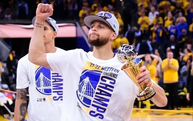 追梦格林：库里与詹姆斯无需赛场证明，其他球